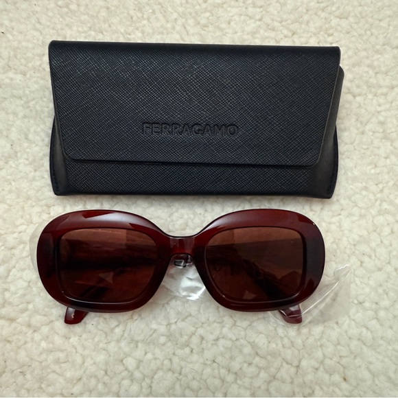 FERRAGAMO Sunglasses BRAND NEW - Picture 4 of 8